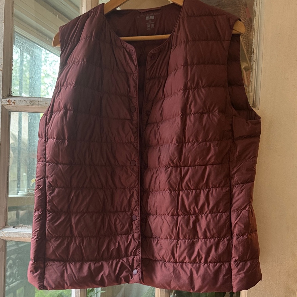 Uniqlo Women's Maroon Quilted Vest